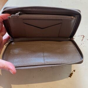 Michael Kors, two tone wallet, brown and navy, 12 card slots